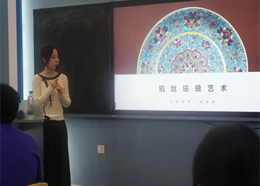 外国语学院外语角成功举办“语”你同行品牌活动之非遗文化掐丝珐琅体验
