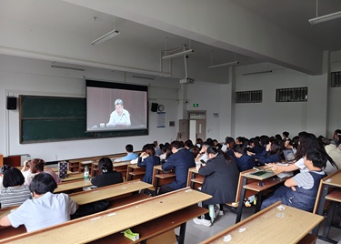 凝心铸魂强党性 踔厉奋发启新程 ——外国语学院党总支开展2026 年党员基本培训第一次集中大课